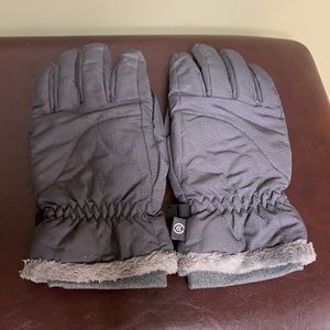 Gray winter gloves